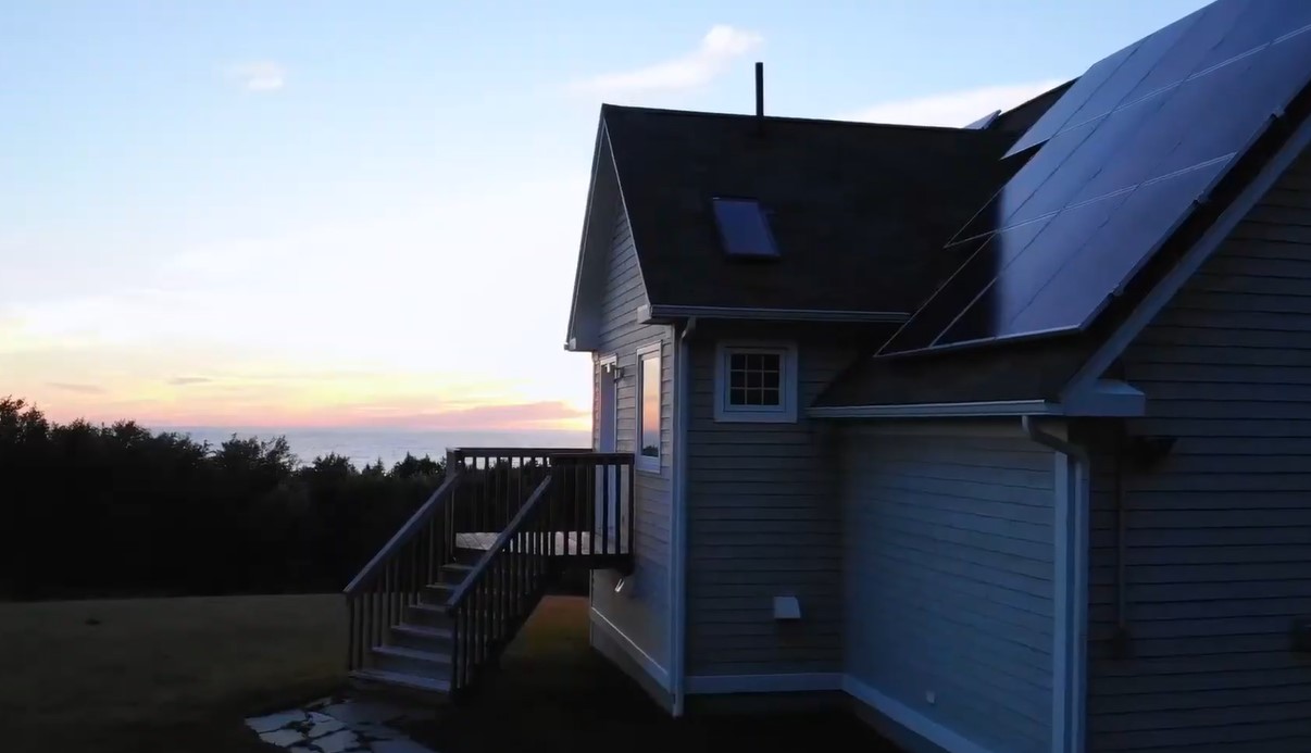 How to Use Solar Panels During a Power Outage